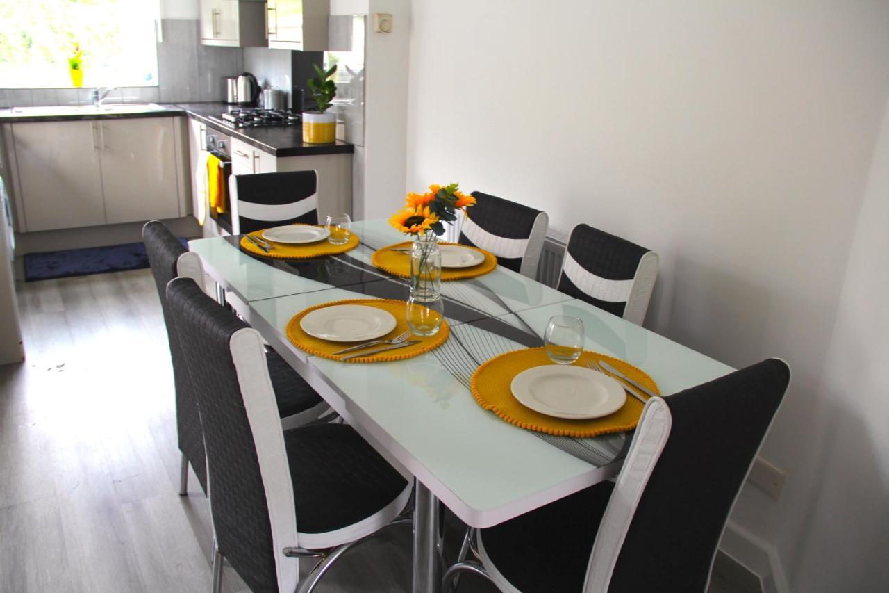 Сasa de vacaciones Gresham - Close To Excel, Contractors, Relocators, Paid Parking *